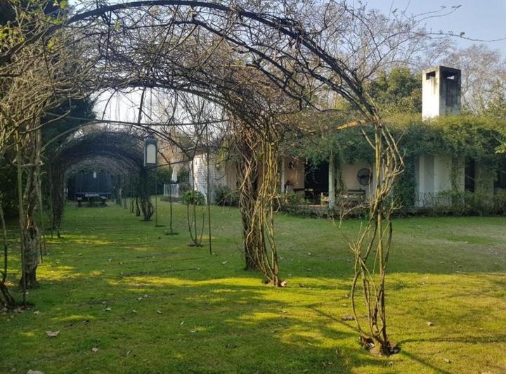 Casa · 451m² · 5 Ambientes · 2 Cocheras