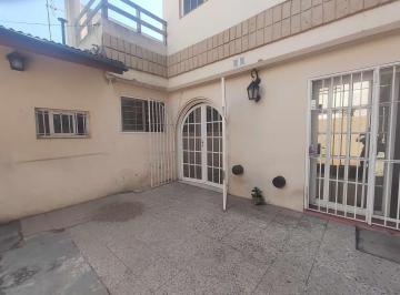 PH de 4 ambientes, Lomas de Zamora · Excelente Casa PH Interna