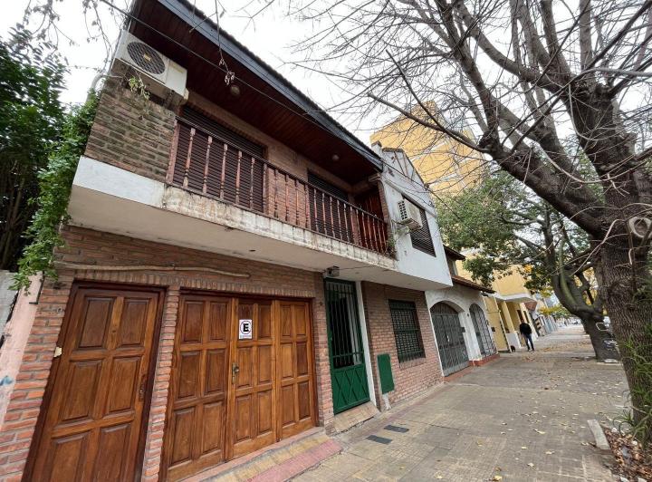 Casa · 180m² · 5 Ambientes · 1 Cochera