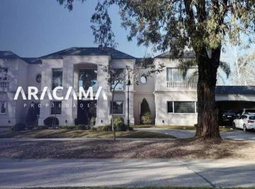 Casa · 577m² · 5 Ambientes · 2 Cocheras · Casa en Venta Saint Thomas Este Oeste - Canning