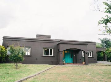 Casa · 202m² · 6 Ambientes · 2 Cocheras · Casa en Club de Campo Los Nogales