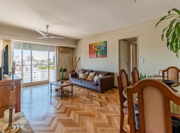 Departamento · 82m² · 4 Ambientes · 1 Cochera · Impecable Depto. con Cochera en San Isidro, a Media Cuadra de La Estacion y El Centro Comercial.