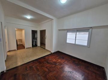 PH de 2 ambientes, Liniers · Liniers PH 2 Amb Amplio Pb. C/frente C/patio Semi Cubierto Sin Expensas