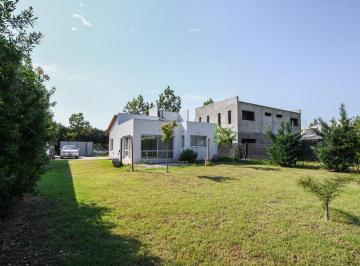 Casa · 85m² · 2 Ambientes · 1 Cochera · Venta - Casa - Funes - Barrio Don Mateo (Etapa 1) Lote 510 m²