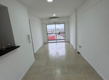 Departamento de 2 ambientes, Avellaneda · Depto de 2 Amb Al Frente Sobre Av Cabildo