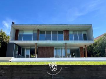 Casa · 377m² · 5 Ambientes · 2 Cocheras · Ver Video - Golf de Nordelta - Espectacular Casa Moderna Al Agua