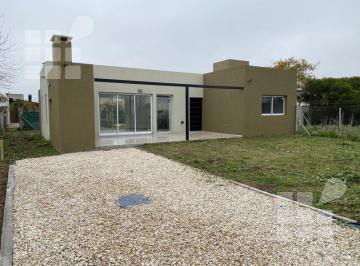 Casa · 300m² · 3 Ambientes · 2 Cocheras · Casa - Manuel B Gonnet