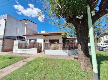 Casa · 104m² · 3 Ambientes · 2 Cocheras · Casa en Venta Campana