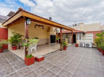 Casa · 156m² · 5 Ambientes · 1 Cochera · Casa 5 Ambientes con Garaje Patio Terraza Quincho y Parrilla