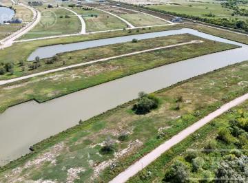 Terreno · 1311m² · Lote en Venta en Esquina, Central en Puerto Nizuc - Oportunidad de Inversión en Guillermo Hudson
