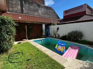 PH · 143m² · 4 Ambientes · 1 Cochera · PH 4 Ambientes con Cochera, Pileta y Local en San Justo.