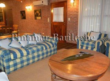 Casa de 6 ambientes, Cariló · Casa en Venta y en Alquiler Zona Centro de Cariló con Pileta Climatizada - 1063