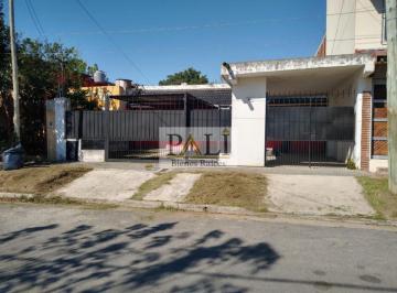 Casa de 4 ambientes, Quilmes · Oportunidad Venta Urgente - Amplia Casa en Excelente Ubicacion