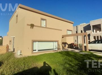 Casa · 190m² · 5 Ambientes · Casa Venta Canning Barrio Fincas del Alba