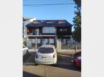 Casa · 150m² · 5 Ambientes · 1 Cochera · Triplex en Venta en Ramos Mejia
