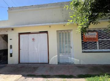 Casa · 300m² · 2 Ambientes · Casa a Reciclar Sobre Lote de 8.66 por 34.64