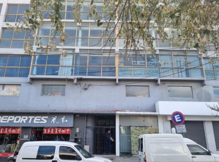 Oficina comercial · 230m² · 8 Ambientes