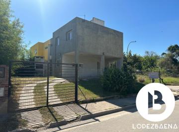 Casa · 116m² · 4 Ambientes · 1 Cochera · Lopez Baena Vende Excelente Duplex 3 Dor 3 Baños en La Catalina - Villa Allende