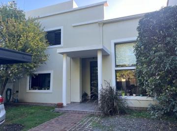 Casa · 198m² · 4 Ambientes · 2 Cocheras · Figueroa Alcorta 950