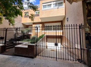 Casa · 380m² · 9 Ambientes · 3 Cocheras · Casa en Venta - Caballito - con Pileta y Parque