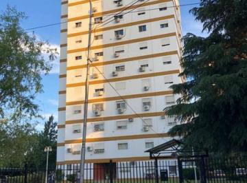 Departamento · 71m² · 4 Ambientes · 1 Cochera · Depto 4amb C/cocina Separada