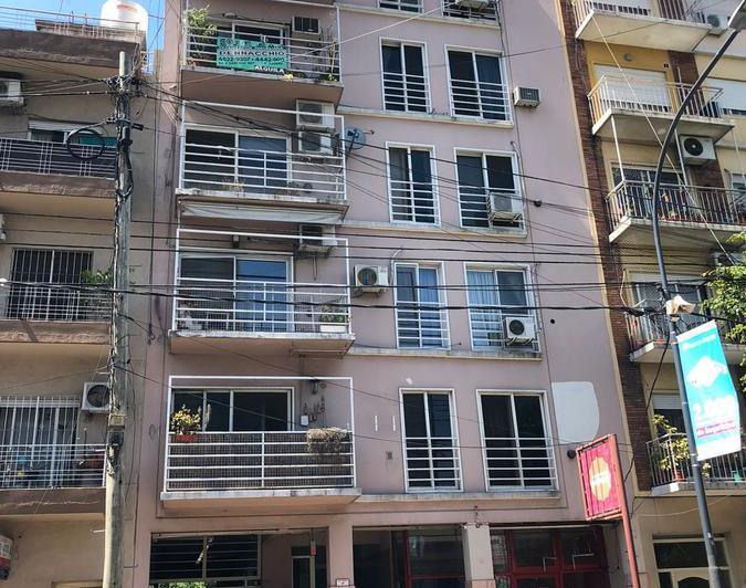 Departamento 4 Ambientes con Cochera en Tapiales Sobre Av