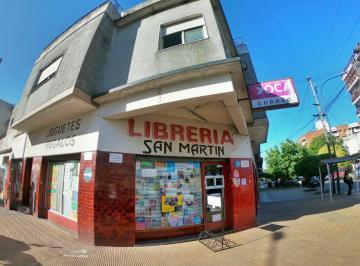 PH · 215m² · 5 Ambientes · 1 Cochera · PH S/avda Local 4amb C/terraza