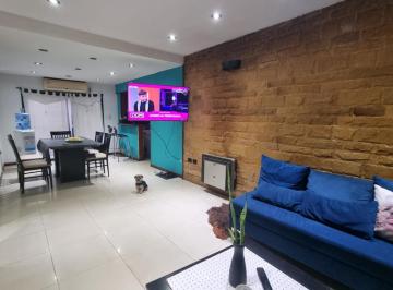 Casa · 200m² · 6 Ambientes · Casa en Venta Quilmes Oeste, Muy Buen Estado