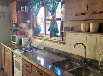 Casa de 3 ambientes, Quilmes · Alquiler Casa 3 Amb con Garage y Fondo Libre en Ezpeleta