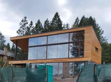 Casa de 4 ambientes, San Martín de los Andes · Casa de Diseño a Estrenar en Chapelco Golf & Resort
