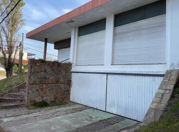 Casa · 204m² · 1 Ambiente · Casa a La Venta en Las Delicias, Tres Dorm., Dos Baños