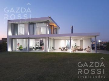 Casa · 155m² · 3 Ambientes · Hermosa Casa Fondo a La Laguna en La Alameda, Canning