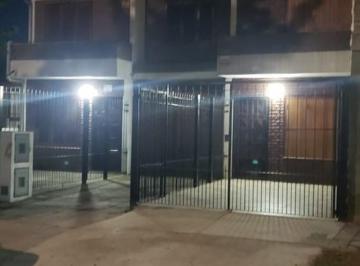 Casa · 86m² · 5 Ambientes · 1 Cochera · Duplex en Venta Ubicado en San Bernardo, Costa Atlántica, Buenos Aires