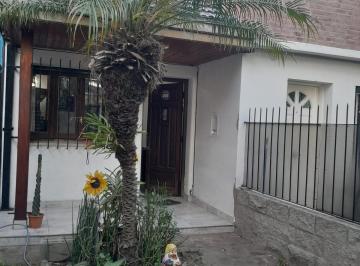 Casa · 70m² · 3 Ambientes · Alquiler PH 3 Ambientes con Jardin, Patio y Lavadero - Estacion de Wilde - Avellaneda