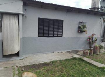 Casa · 86m² · 3 Ambientes · 1 Cochera · Casa en Venta - 4 Dorm. 2 Baño - Cochera - 300 m² - Los Hornos, La Plata
