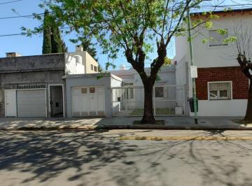 Casa · 145m² · 4 Ambientes · 2 Cocheras · Casa en Venta - 3 Dorm. 2 Baños - Cocheras - 311 m² - Villa Urquiza