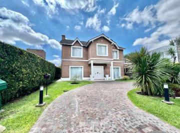 Casa de 5 ambientes, Moreno · Chalet en Venta en El Country Banco Provincia