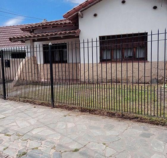 Casa · 252m² · 5 Ambientes · 1 Cochera