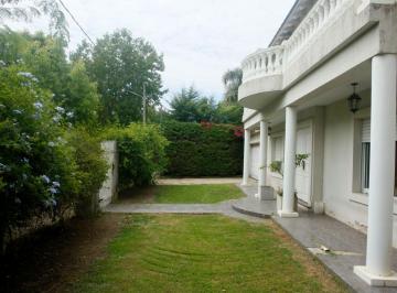 Casa · 224m² · 4 Ambientes · 2 Cocheras · Casa en Venta en Gonnet