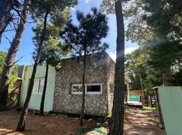 Casa · 300m² · 3 Ambientes · Complejo en Venta Mar Azul a 300 m de La Playa, Doble Terreno, 3 Casas con Pileta y Parrilla