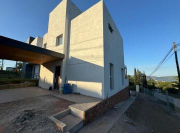 Casa · 105m² · 3 Ambientes · 1 Cochera · Propiedad a Estrenar en Villa Carlos Paz