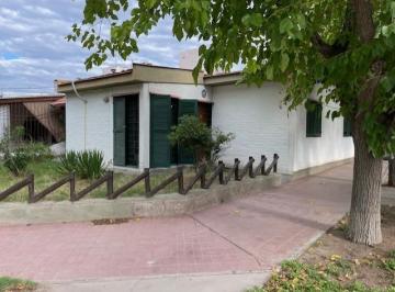 Casa de 5 ambientes, Las Heras · Barrio Cementista
