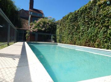 Casa · 285m² · 6 Ambientes · 2 Cocheras · Casa a La Venta con Jardin y Pileta en San Isidro