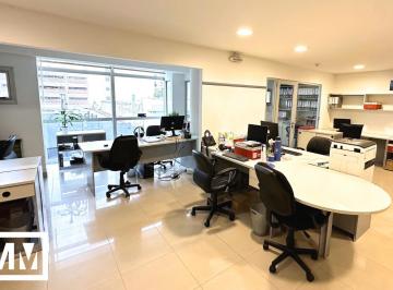 Oficina comercial · 106m² · 4 Ambientes · Oficina en Plaza Mitre