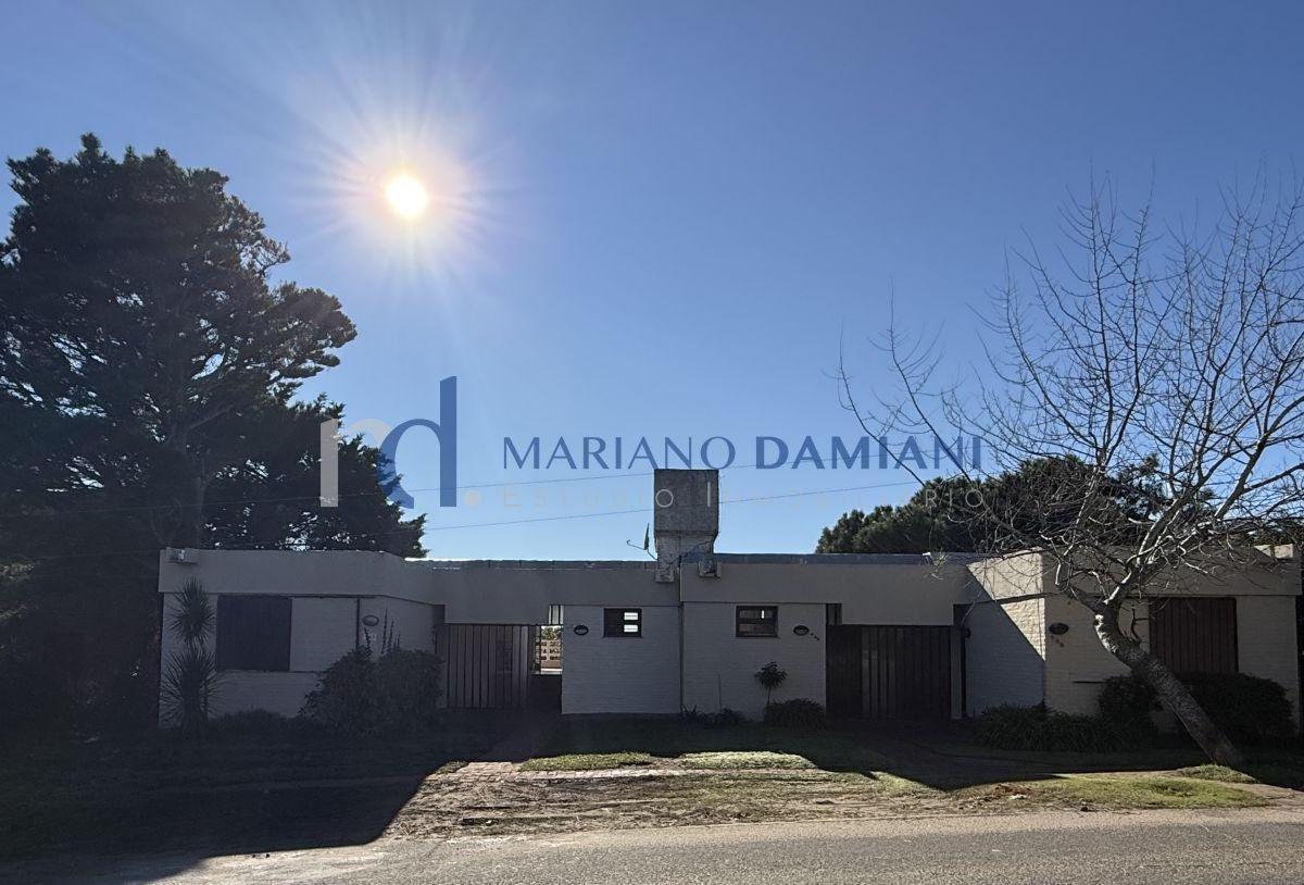 Av. Martin Pescador 479. Entre Del congrio y De la sirena, Centro, Pinamar