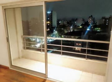 Departamento de 2 ambientes, Monte Castro · Semipiso con Balcon Muy Luminoso con Toilette