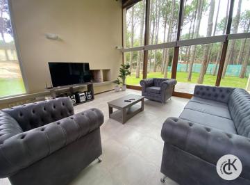 Casa de 5 ambientes, Pinamar · Casa en Pinamar Norte | 4 Dorm. I Cochera Cubierta I Gas Natural