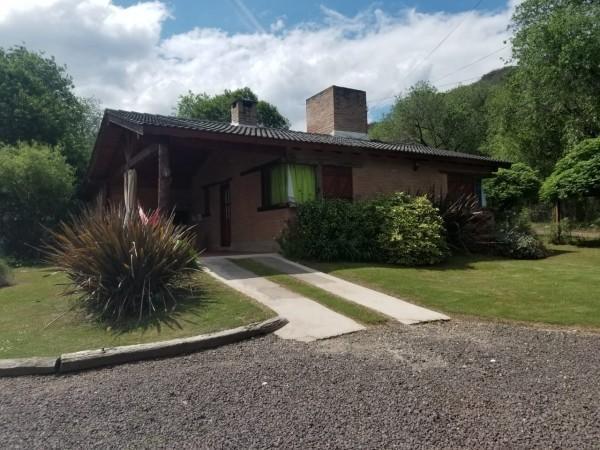 Casa · 700m² · 2 Ambientes · 1 Cochera