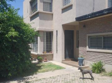 Casa de 5 ambientes, Funes · Hermosa Vivienda en Ventaquerandies 826 a Entre Varela Bouchard Funes Citu