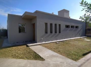 Casa · 89m² · 2 Ambientes · 1 Cochera · Propiedad en Venta - Las Ranas y 20 de Agosto, Funes City, Funes - 2 Habitaciones.